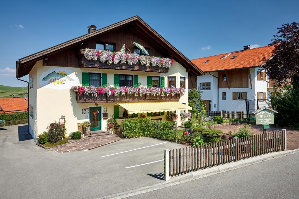 Gaestehaus Alpina Hotel Bad Kohlgrub Exterior foto